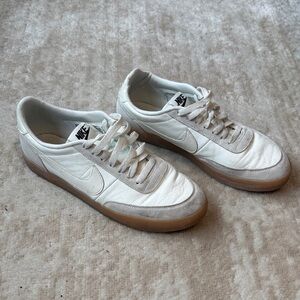 Nike Men’s White Sneakers with Gum Sole
